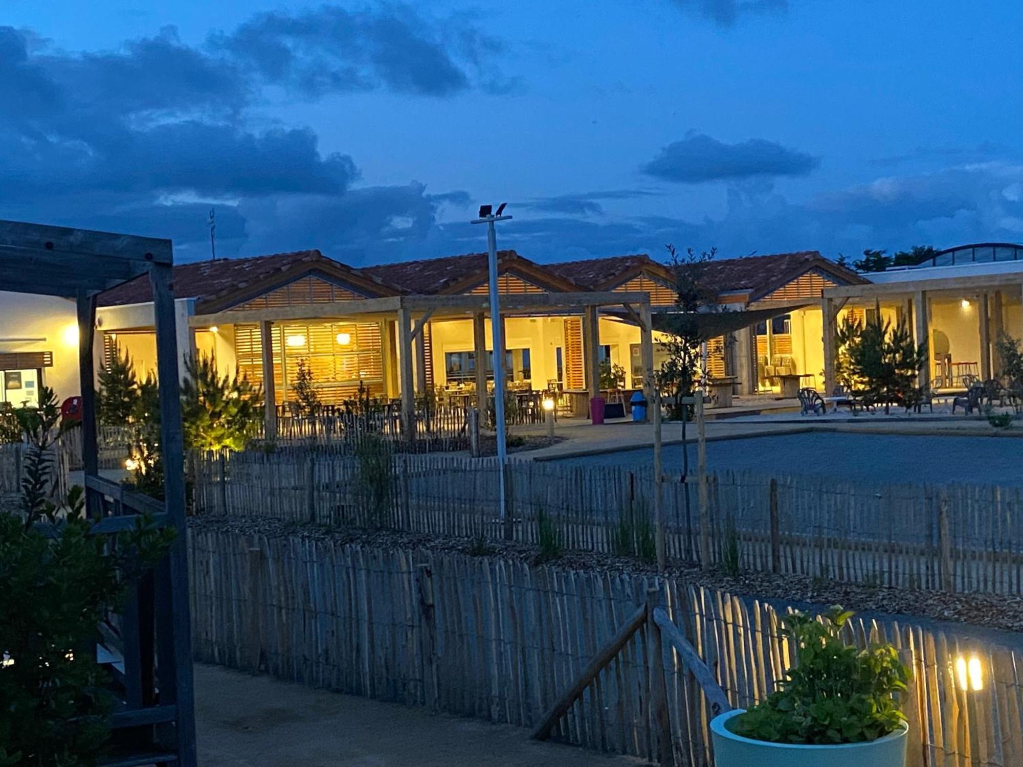 Richards Holidays Jard-sur-Mer Exterior photo